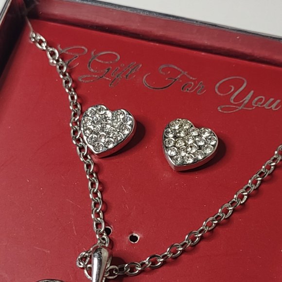 Heart Necklace And Earring Set - Picture 2 of 9